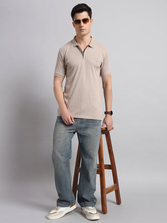 Men’s Beige Polo T-Shirt with Subtle Pattern and Collar Detailing